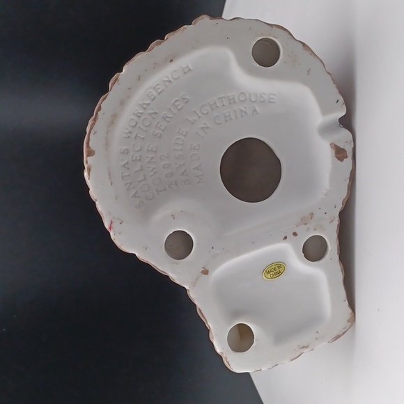 Bayside Lighthouse 6 in & 1/2 X 11 & 1/2 in, Classic Series, Holiday Decor - Picture 4 of 6